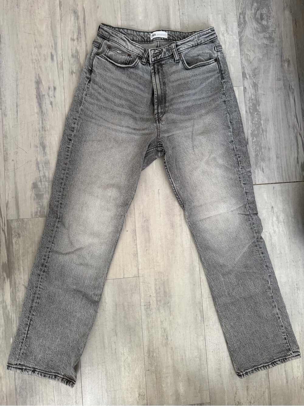 Zara Light Gray Straight Leg Women’s Jeans